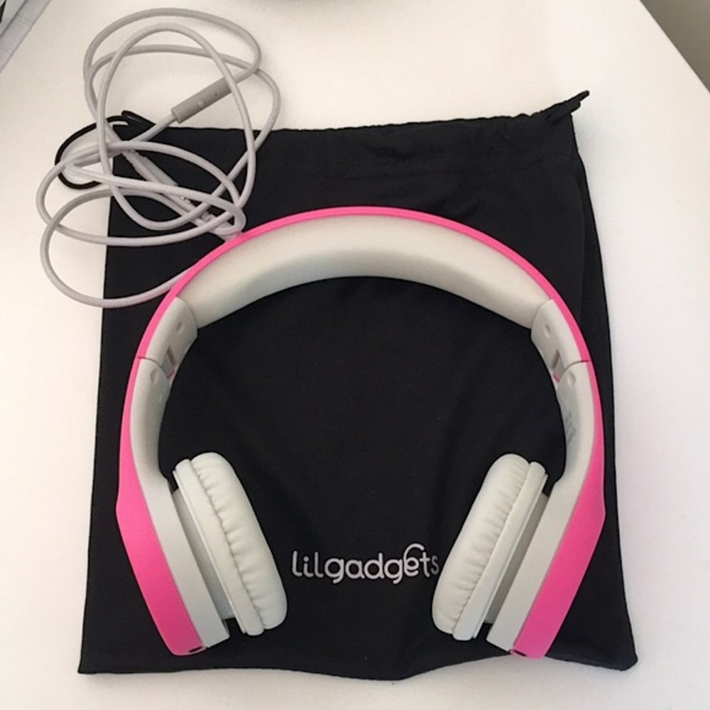 Lilgadgets kids headphones.